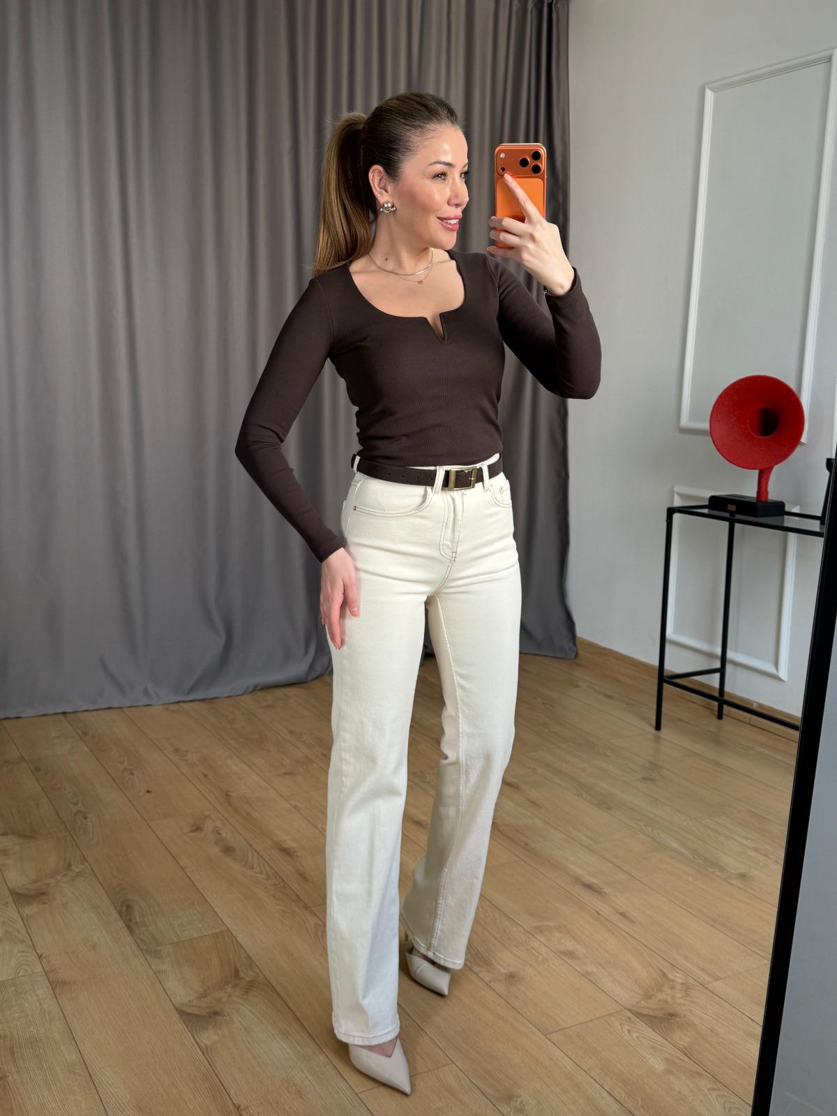 Krem Ütülü Straight Jean