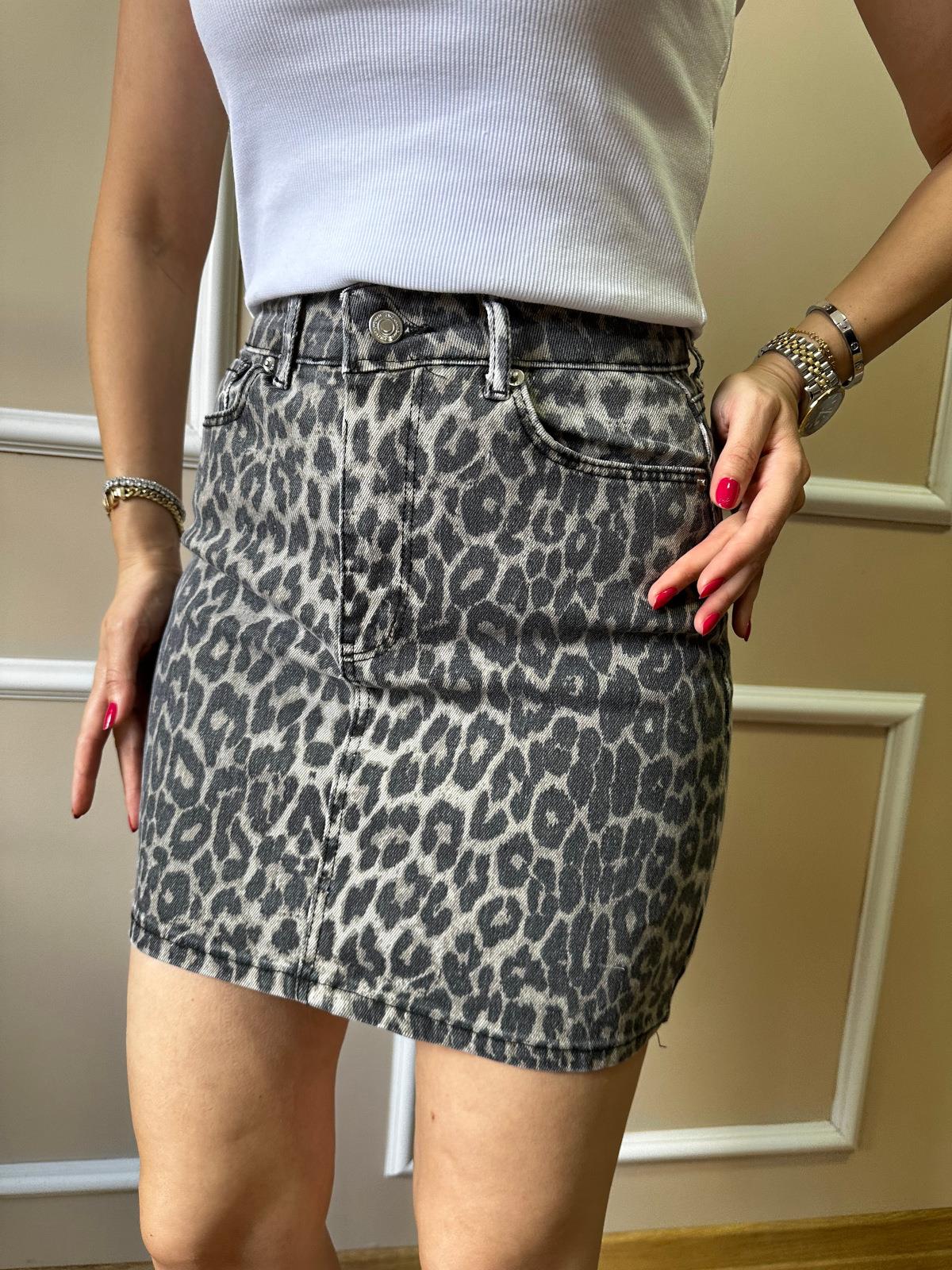 Leopar Jean Etek