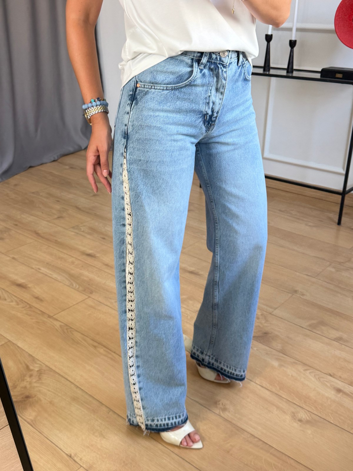 Mavi Dantel Detaylı Jean