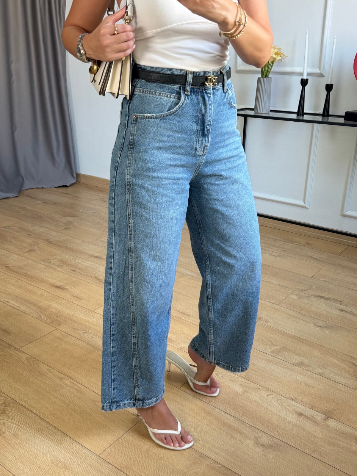 Mavi  Dikiş Detaylı Mom Jean( ÖN SİPARİŞ ÜRÜNÜDÜR )