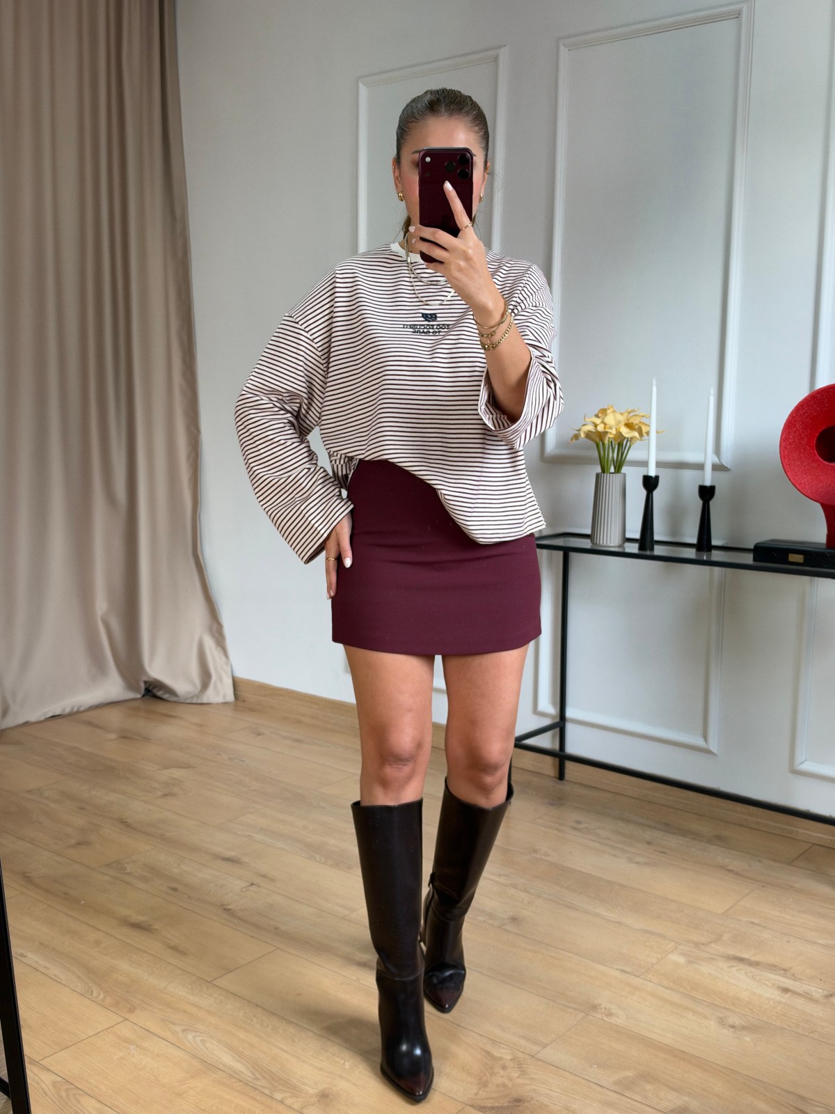 Mürdüm İnce Çizgili Ön Nakışlı Sweat