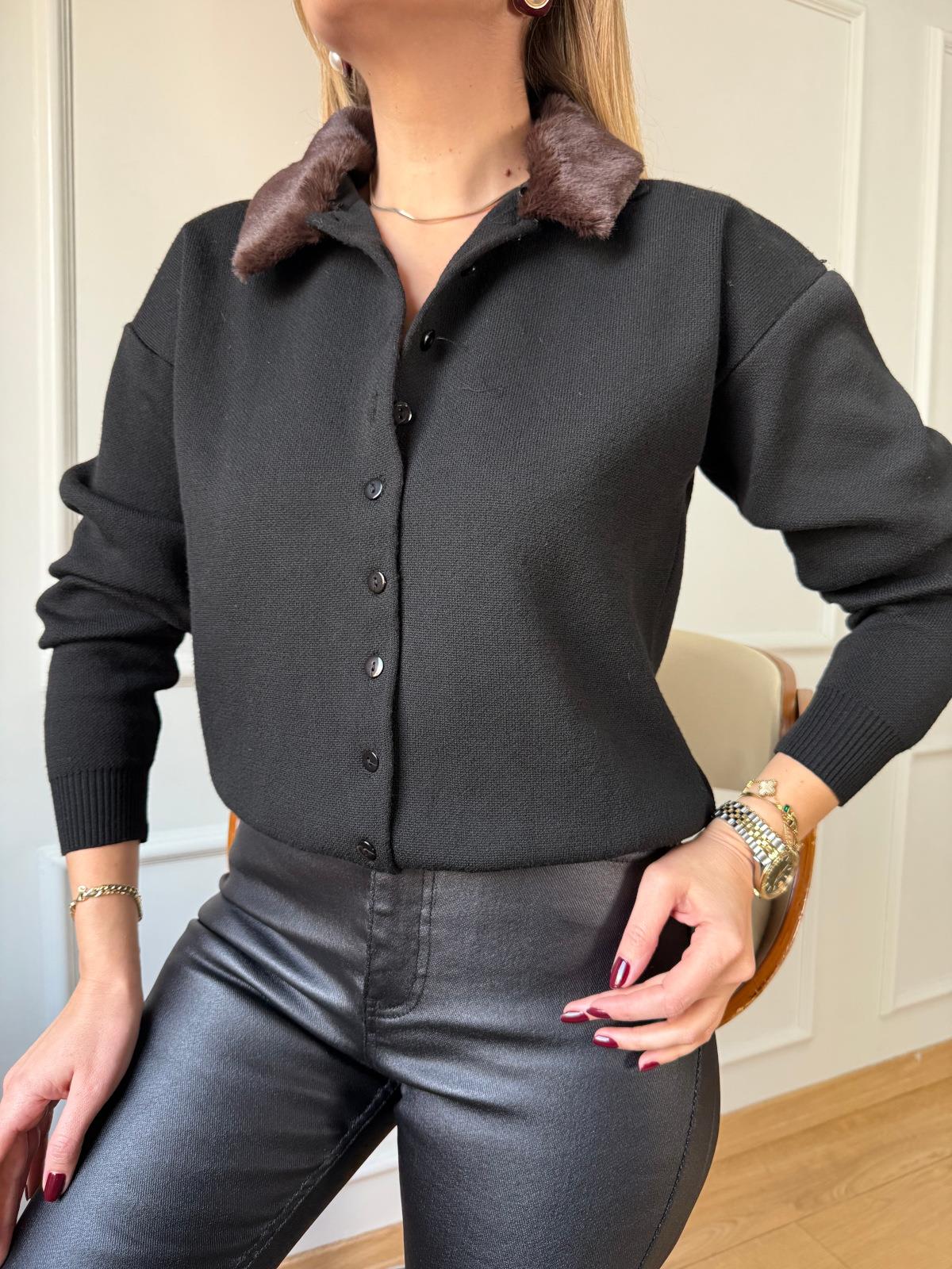 Siyah Kürk Yakalı Hırka