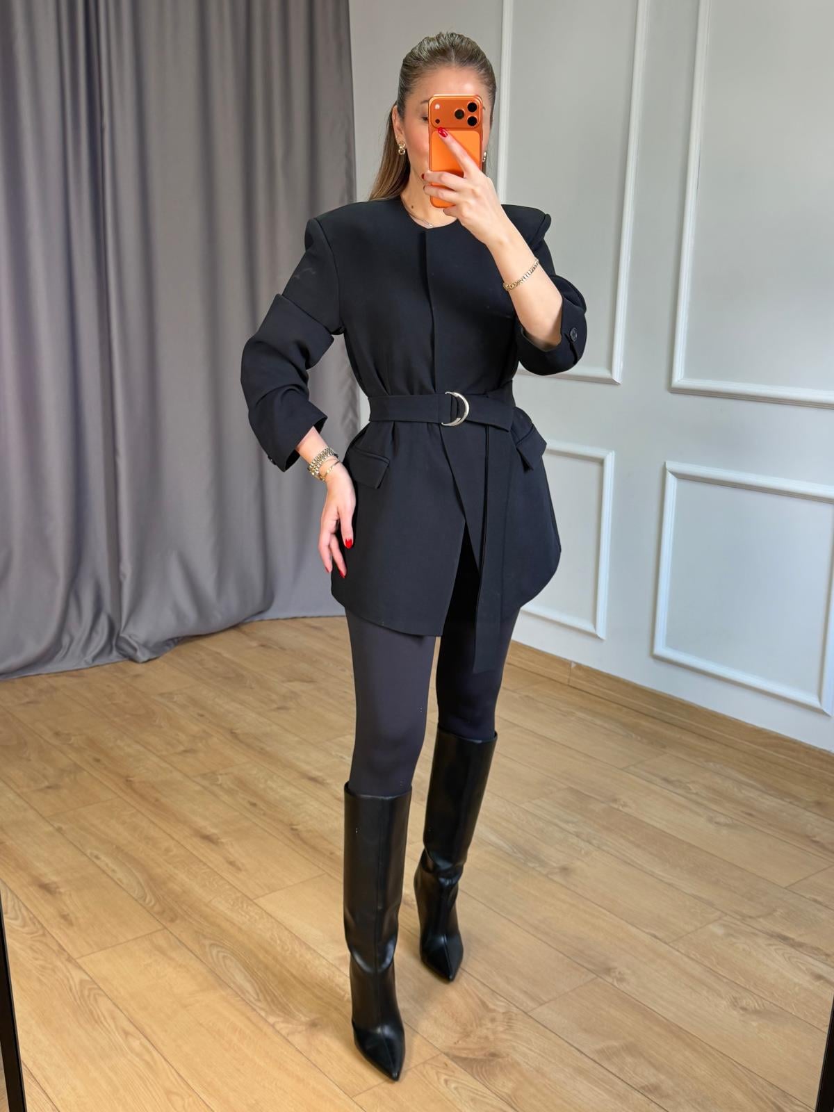 Siyah Kuşaklı Blazer Ceket