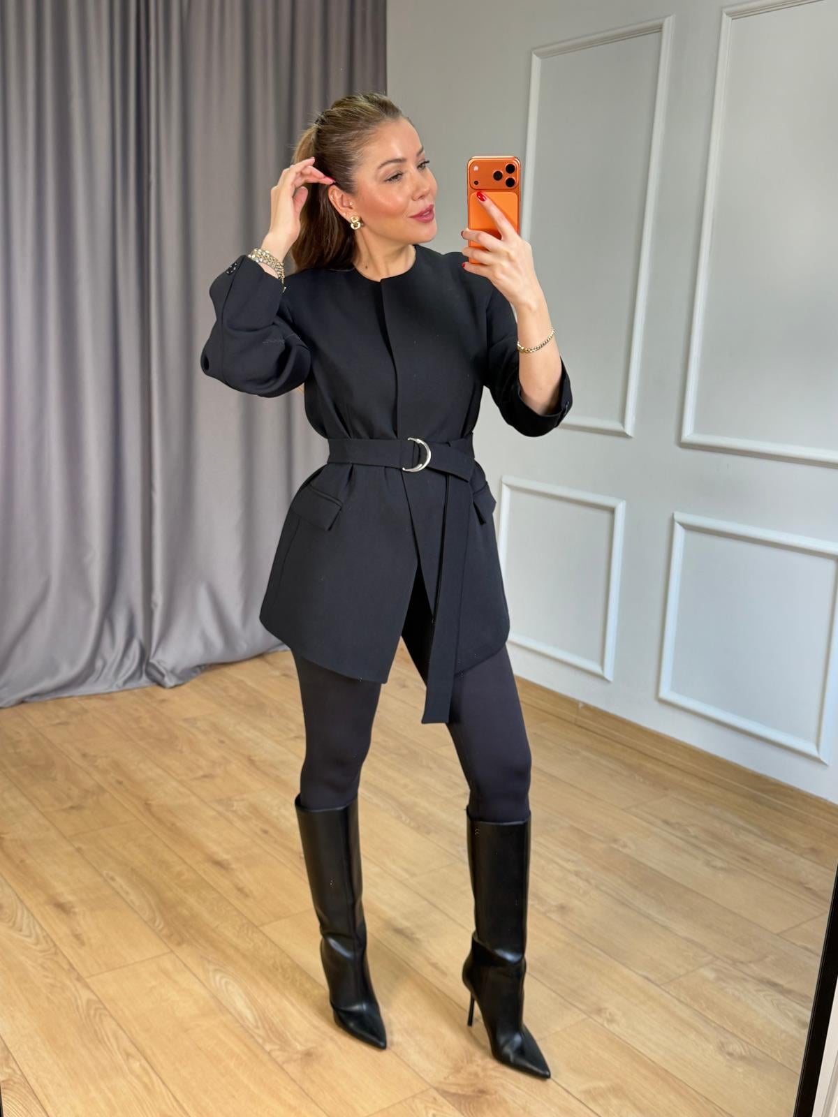 Siyah Kuşaklı Blazer Ceket