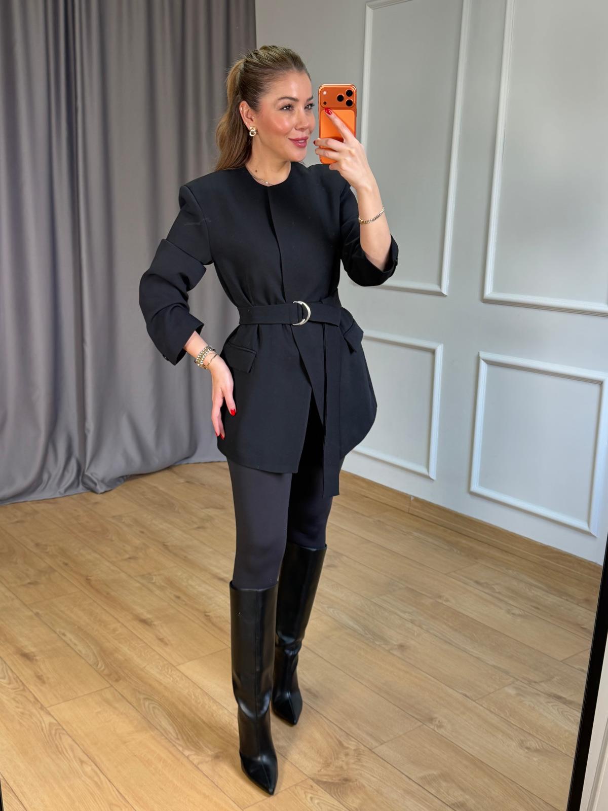 Siyah Kuşaklı Blazer Ceket