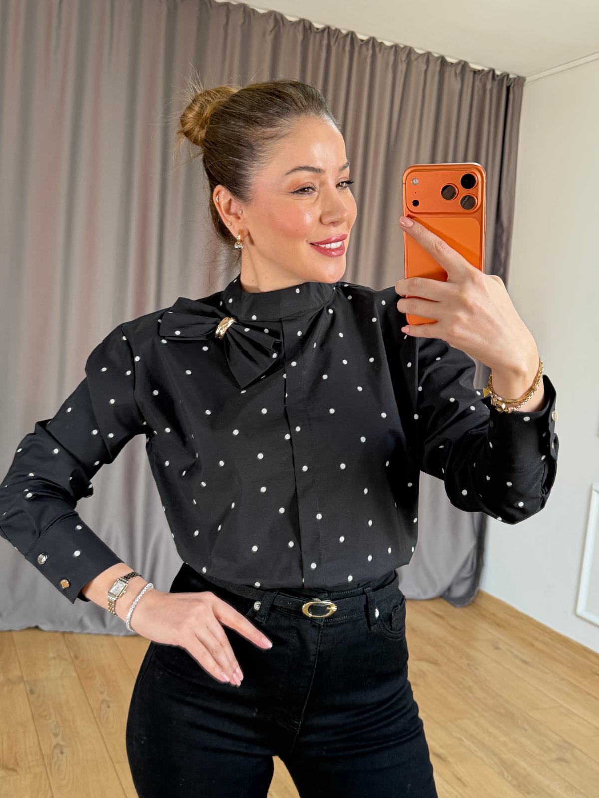 Siyah Puantiyeli Fiyonklu Bluz