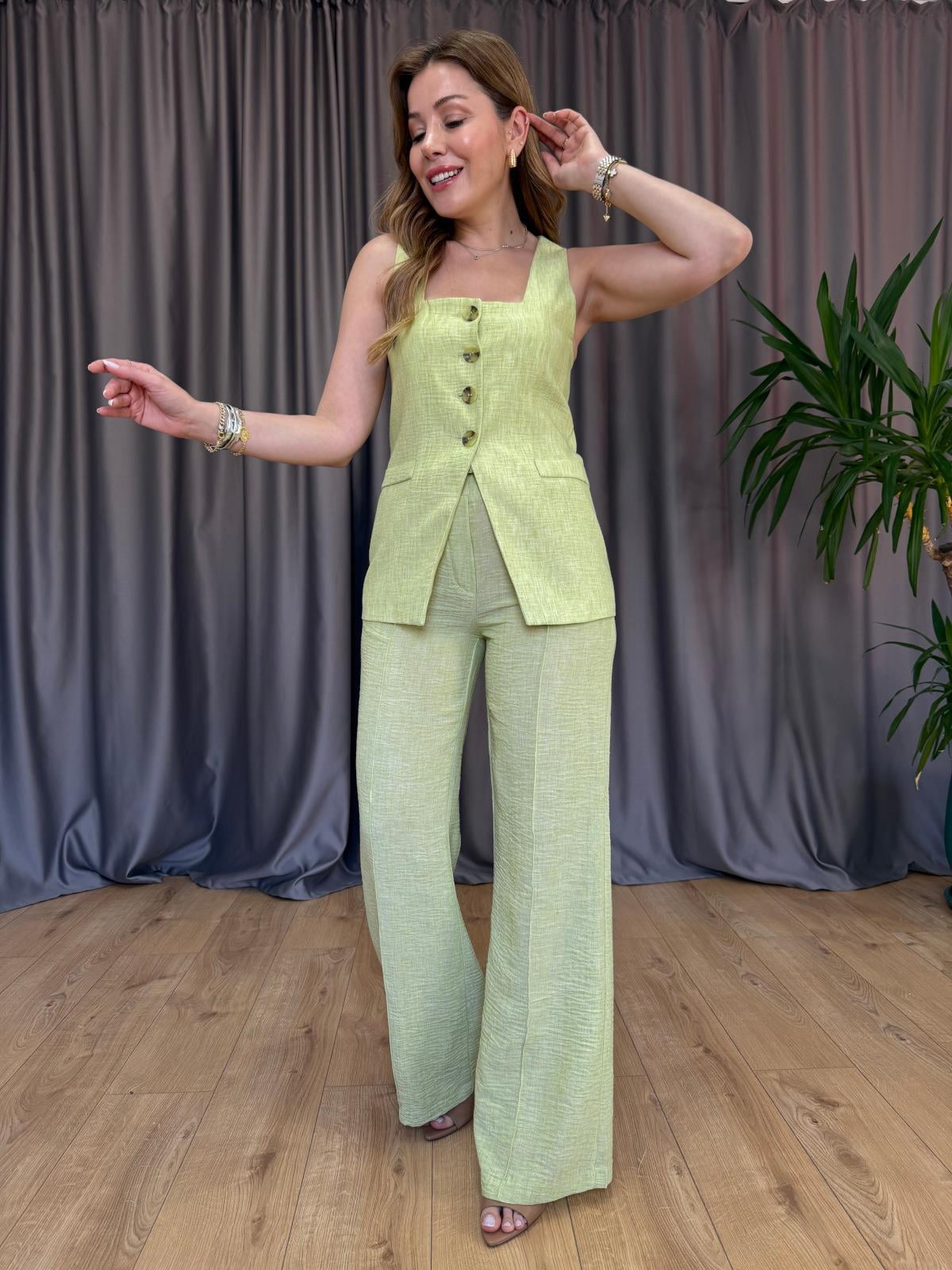 Yeşil Kare Yaka Takım