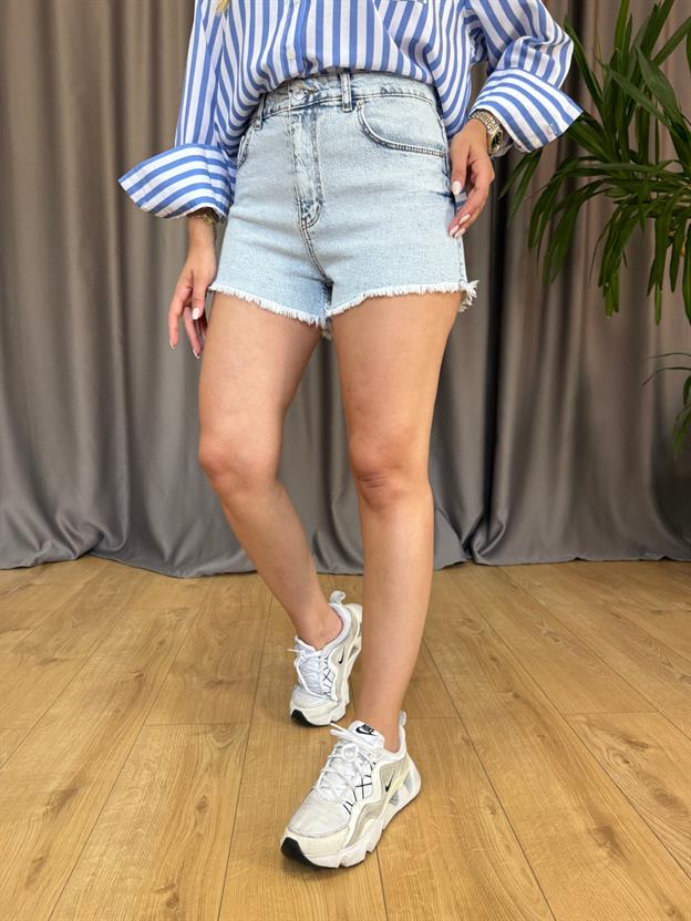 Açık Mavi Kesik Şort