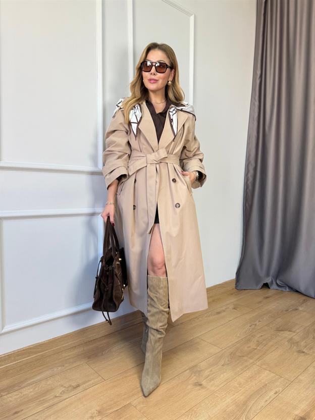 Bej Fularlı Trençkot