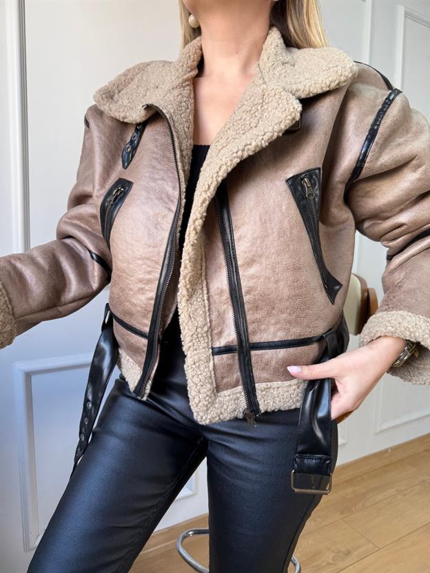 Bej Garnili İçi Kürlü Mont