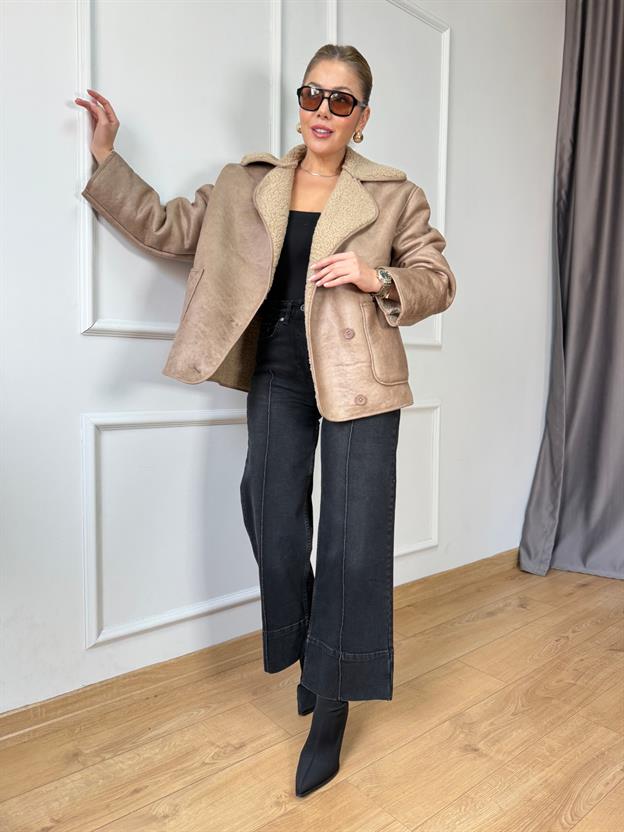 Bej İçi Peluşlu Deri Görünümlü Mont