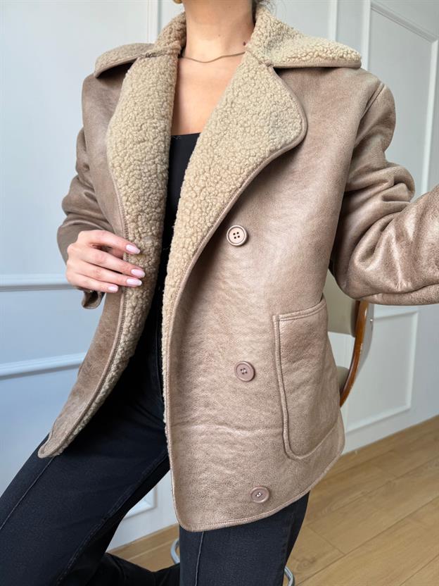 Bej İçi Peluşlu Deri Görünümlü Mont