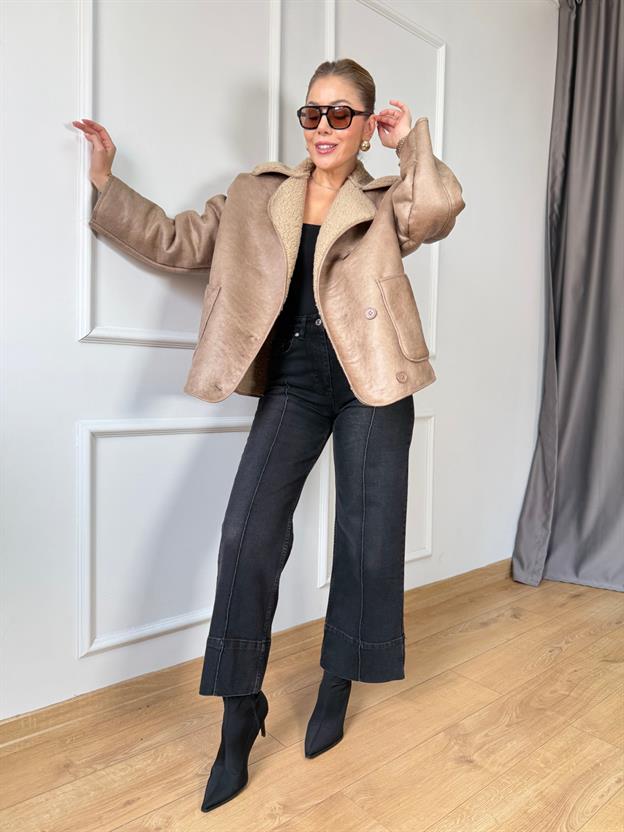 Bej İçi Peluşlu Deri Görünümlü Mont