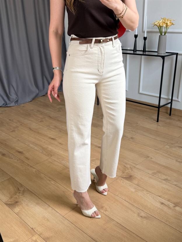 Bej Kemerli Kesik Paça Jean