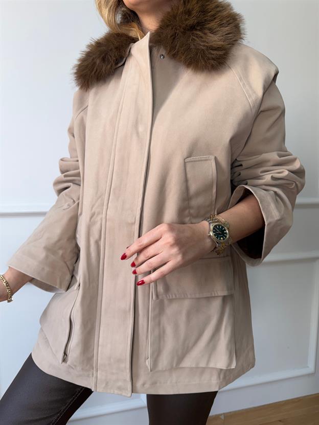 Bej Kürk Yakalı Süet Mont 