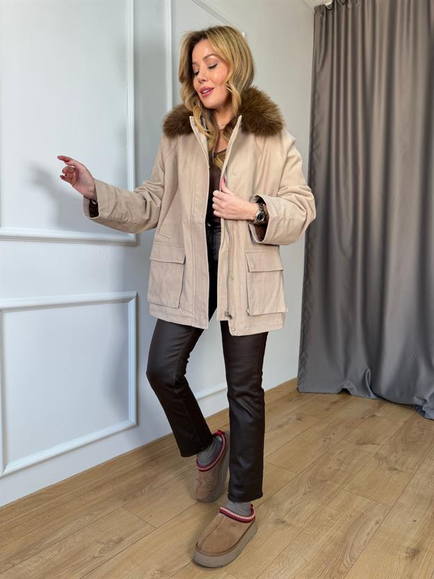 Bej Kürk Yakalı Süet Mont 