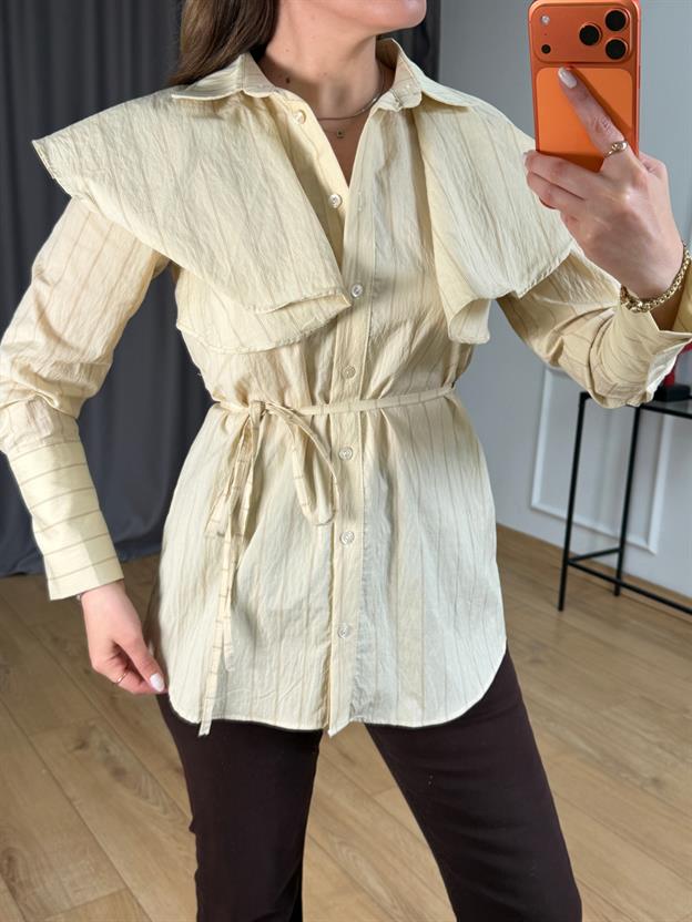 Bej Pelerin Detaylı Gömlek