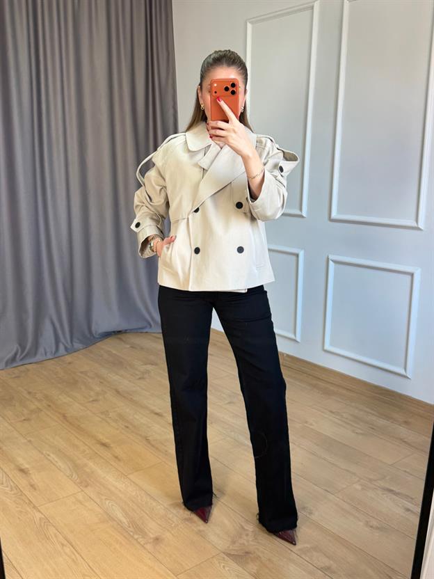 Bej Siyah Düğmeli Kısa Trençkot 