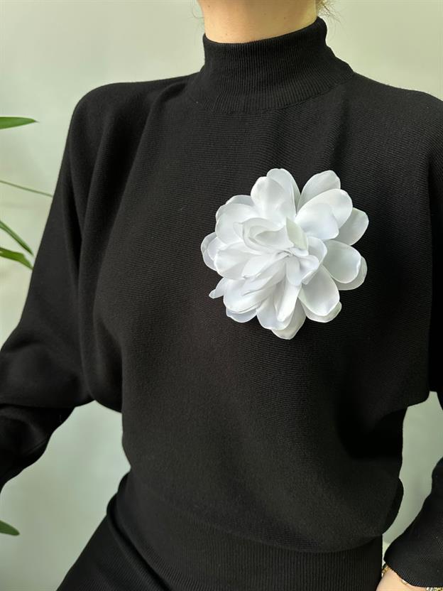 Beyaz Çiçek Broş