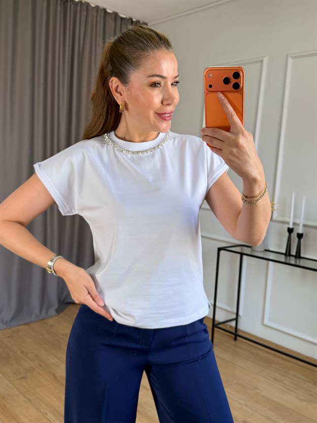Beyaz Yaka Su Yolu Taşlı Tshirt