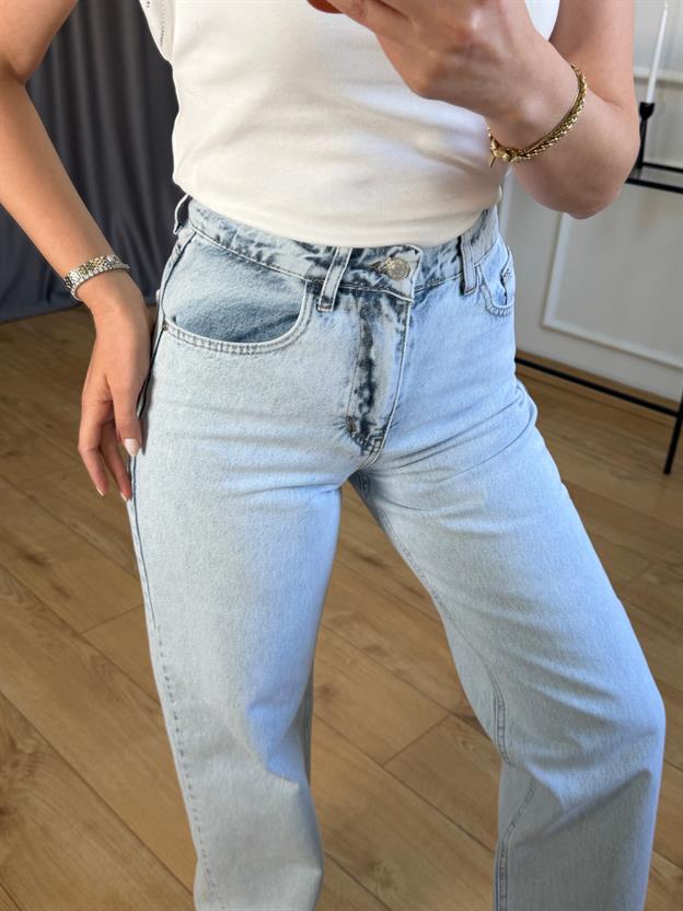 Buz Mavisi Cep Nakışlı Jean
