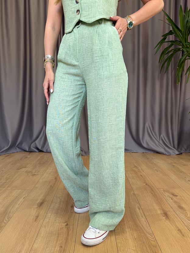 Çağla Yeşili Flamlı Takım