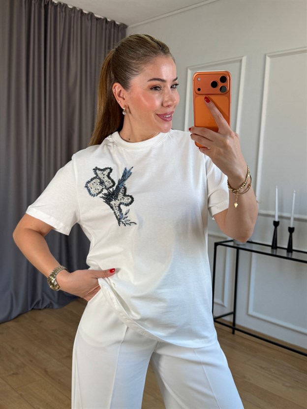 Ekru Boncuk İşlemeli Tshirt
