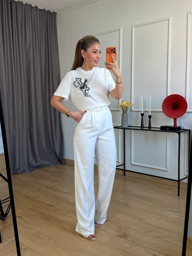 Ekru Boncuk İşlemeli Tshirt