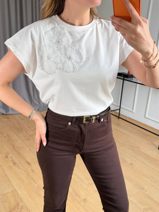 Ekru Gül Detaylı Tshirt