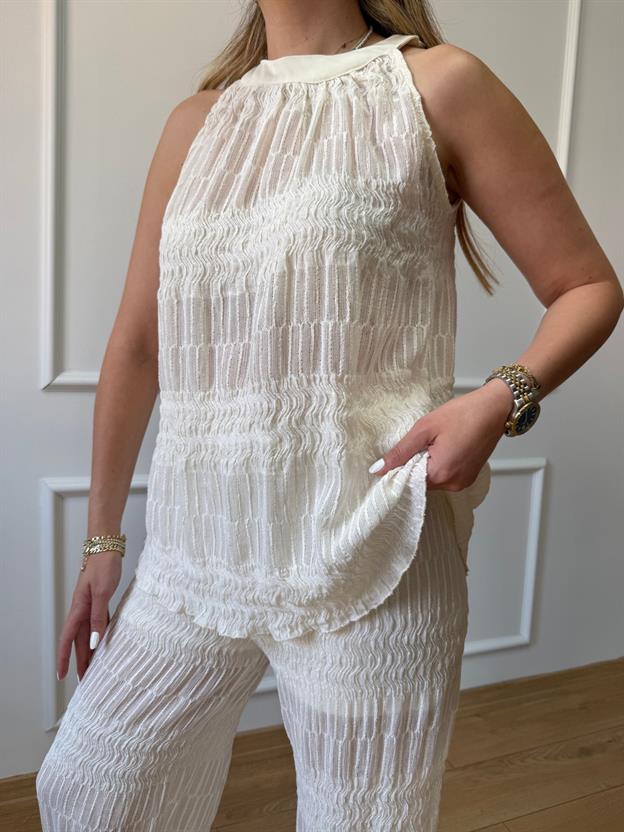 Ekru Halter Yaka Dantel Detay Bluz