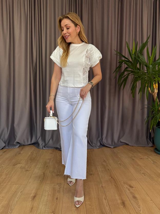 Ekru Kol Dantel Detaylı Bluz