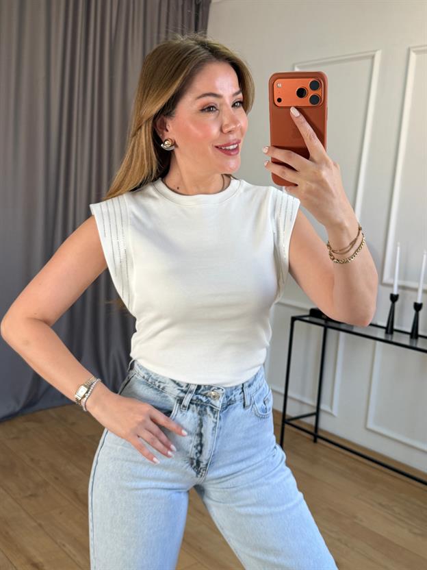 Ekru Omuz Şerit Taşlı Tshirt