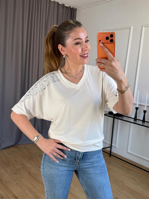 Ekru Omuz Taşlı Modal Bluz