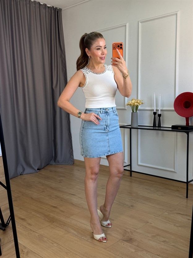 Ekru Taşlı Zımbalı Bluz