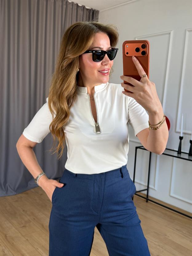 Ekru Yaka Fermuarlı Vatkalı Tshirt