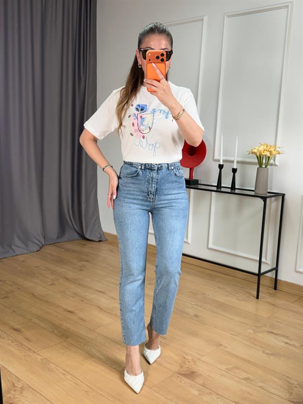 Ekru Yazı Detaylı Tshirt