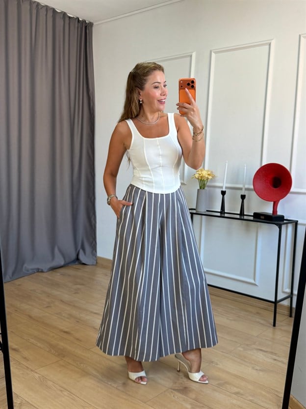 Gri Çizgili Pileli Beli Lastikli Pantolon