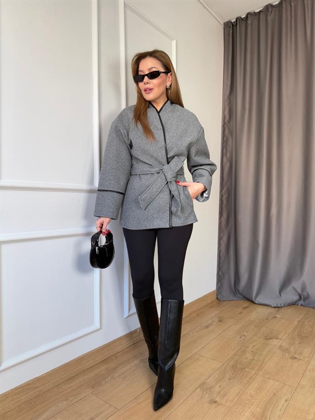 Gri Deri Detaylı Kaşe Ceket