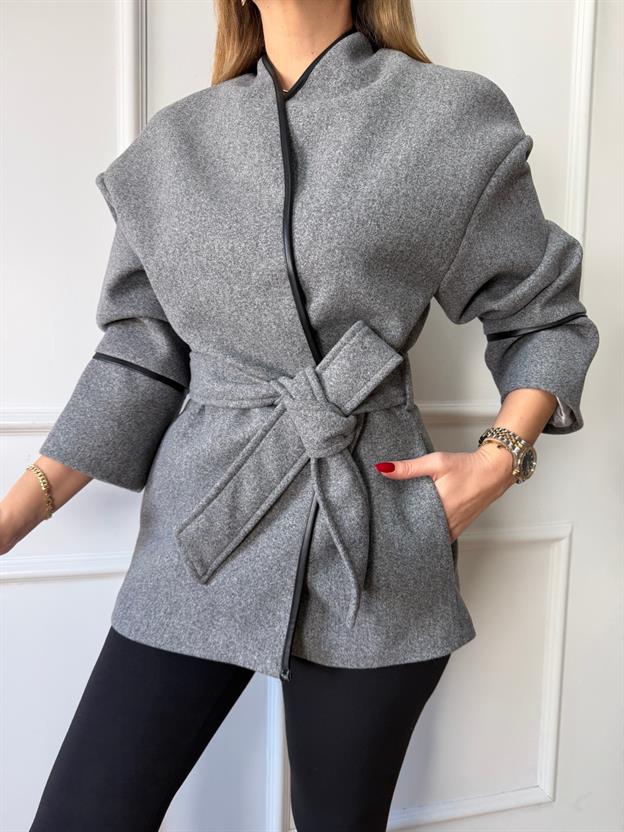 Gri Deri Detaylı Kaşe Ceket