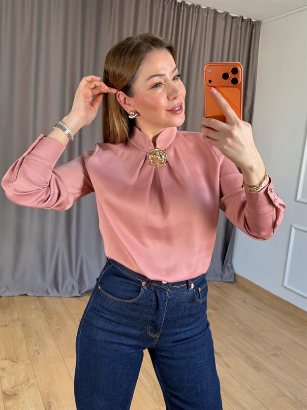 Gül Kurusu Mini Dik Yakalı Gold Broşlu Bluz