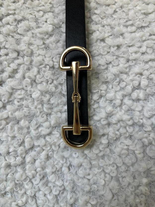 İnce Tokalı Siyah Kemer