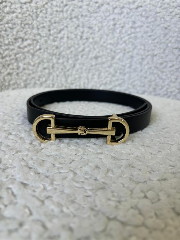 İnce Tokalı Siyah Kemer