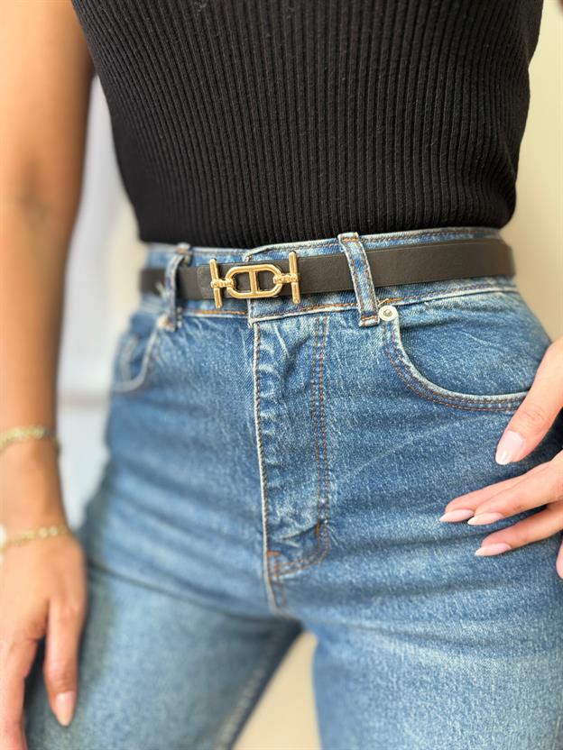 K. Siyah Aksesuar Detaylı Kemer