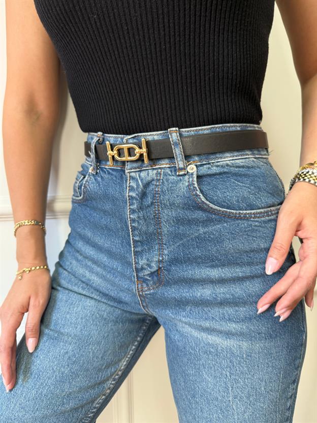 K. Siyah Aksesuar Detaylı Kemer