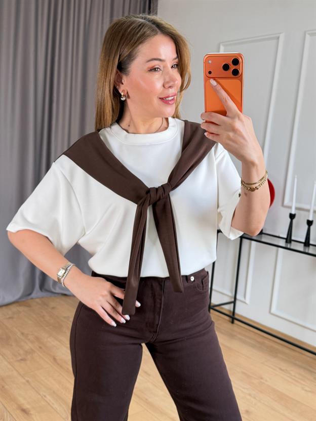 Kahve Bağlama Detaylı Tshirt