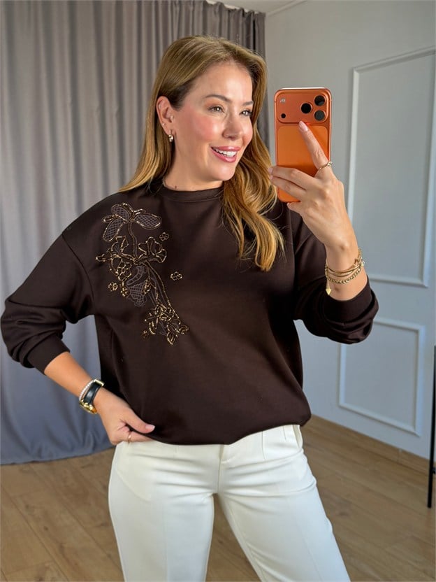 Kahve Boncuk Nakışlı Sweatshirt