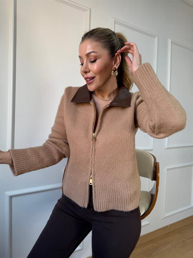 Kahve Deri Yakalı Hırka