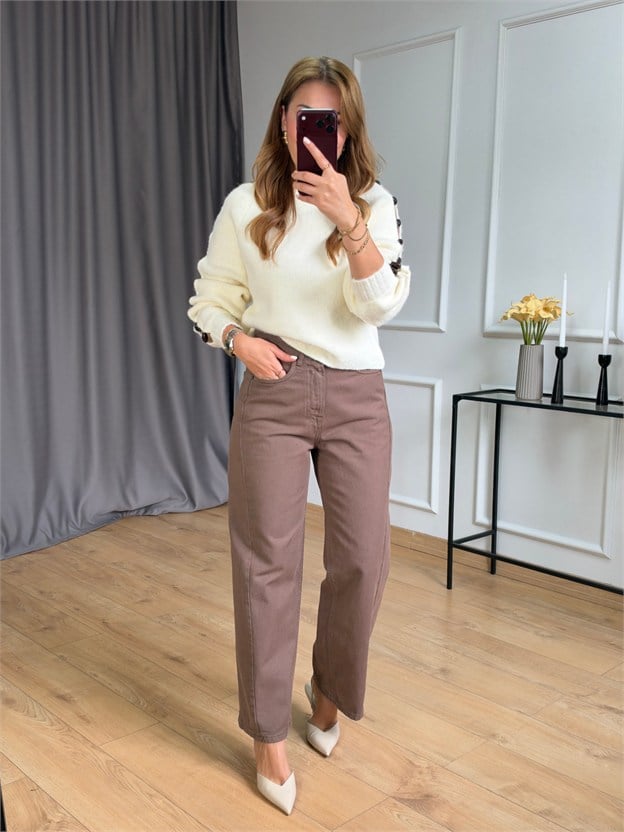 Kahve Dikiş Detaylı Mom Jean