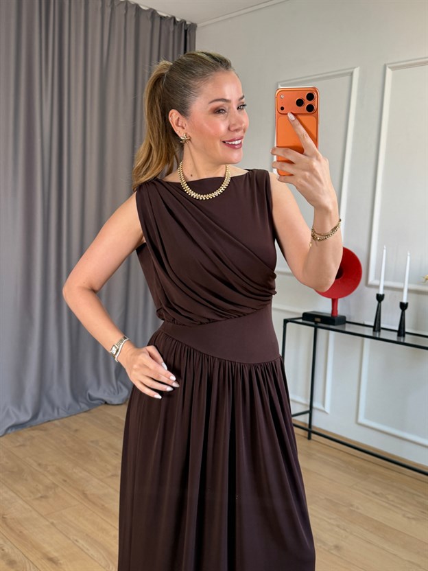 Kahve Drape Detaylı Belden Oturtmalı Elbise