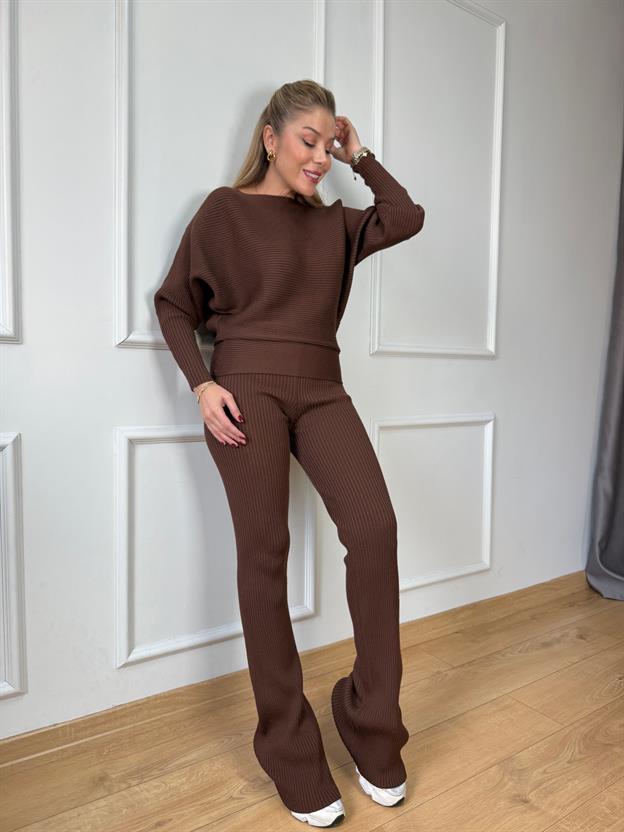 Kahve Fitilli Triko Takım